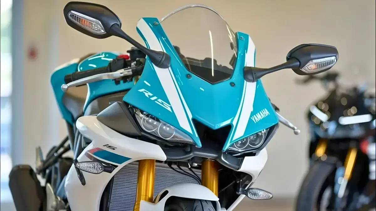 Yamaha R15 V5